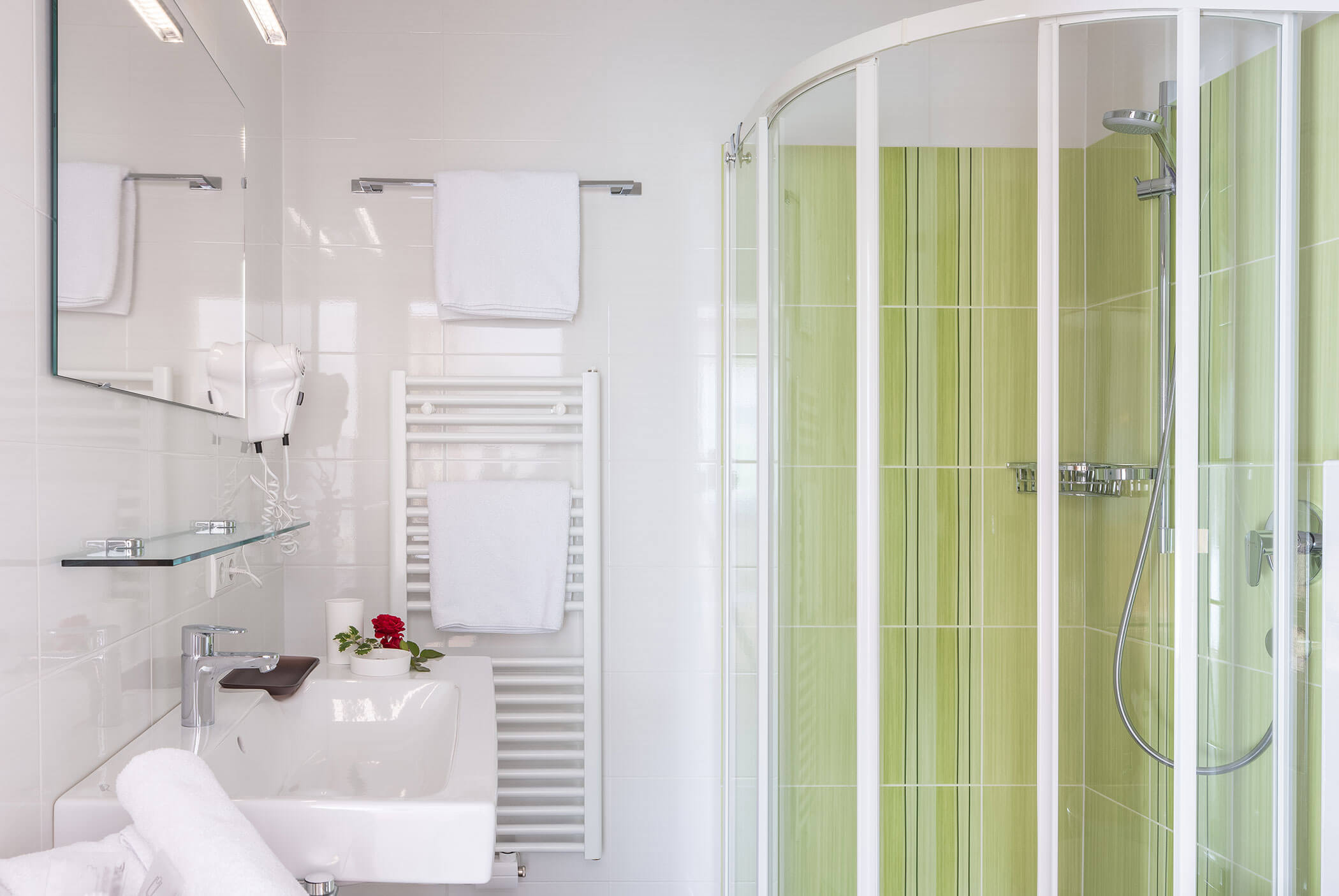 Hotel Martha - Doppelzimmer Badezimmer