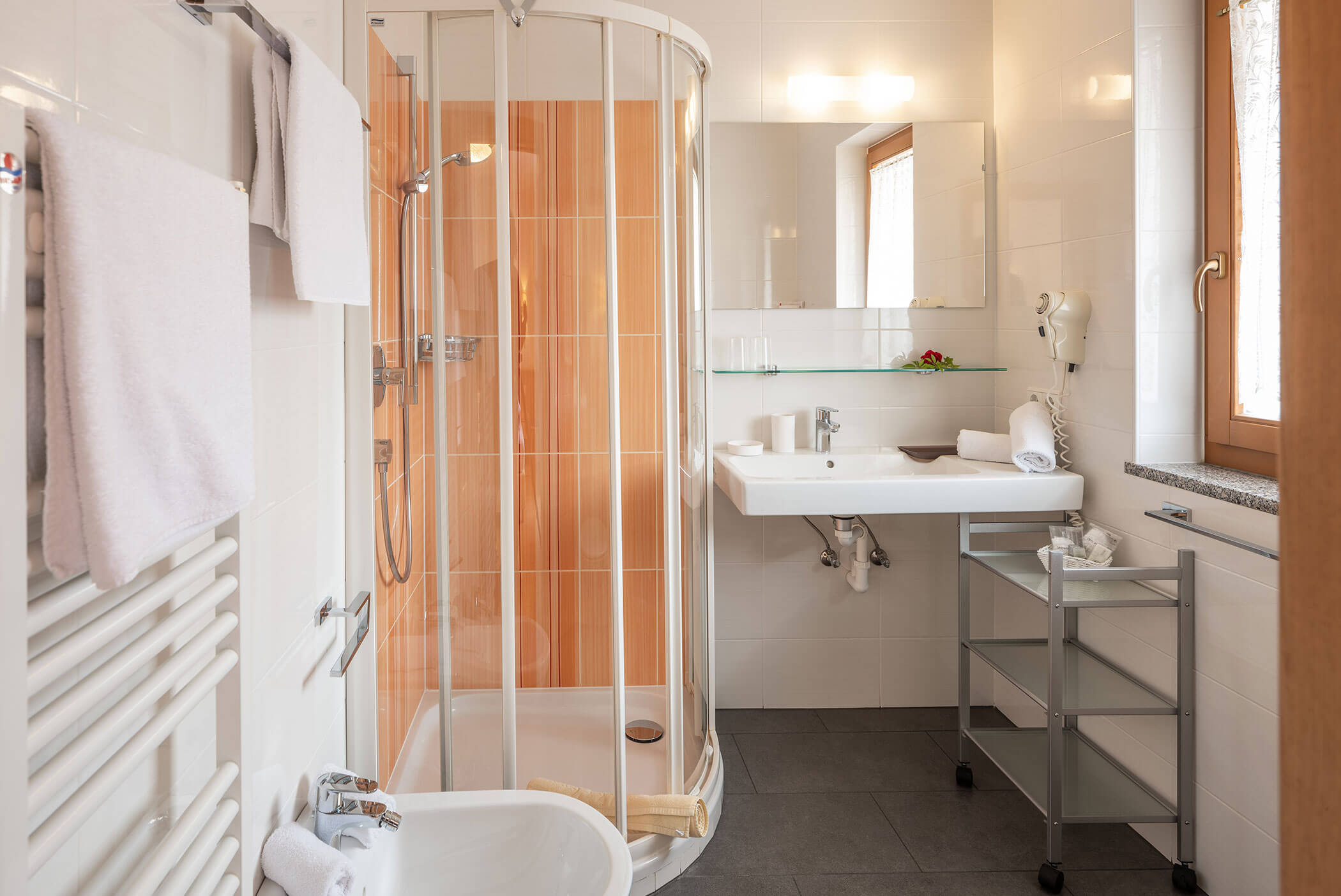 Hotel Martha - Doppelzimmer Badezimmer mit Fenster