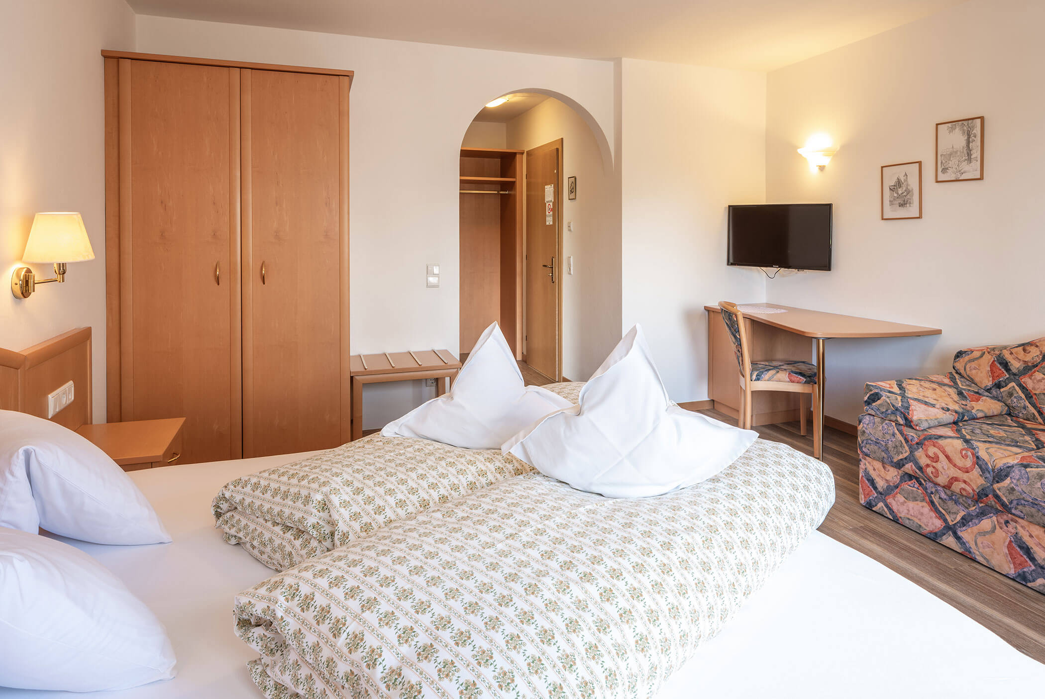 Hotel Martha - Doppelzimmer Superior mit Fernseher