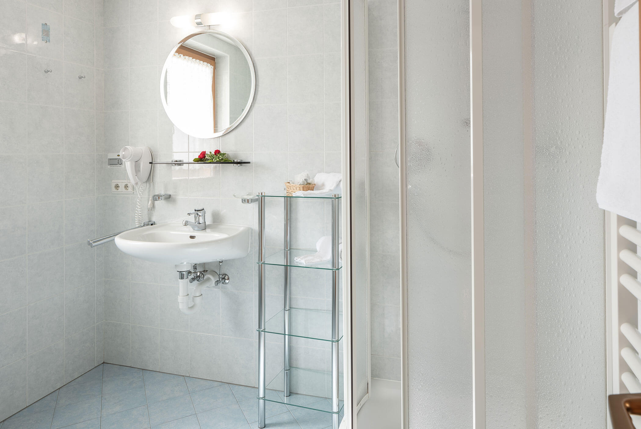 Hotel Martha - Doppelzimmer Superior - Badezimmer